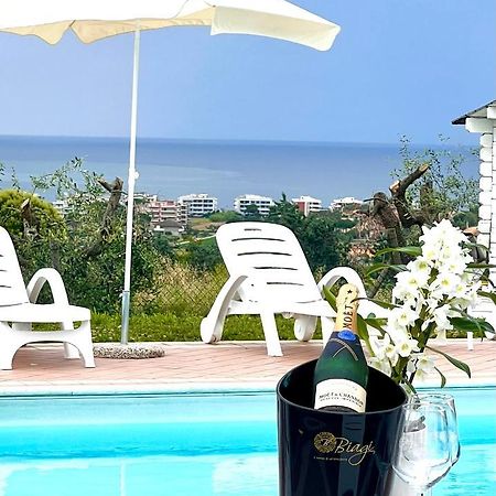 Vigneto - Italian Restaurant & B&B Villa Rosa Di Martinsicuro Экстерьер фото