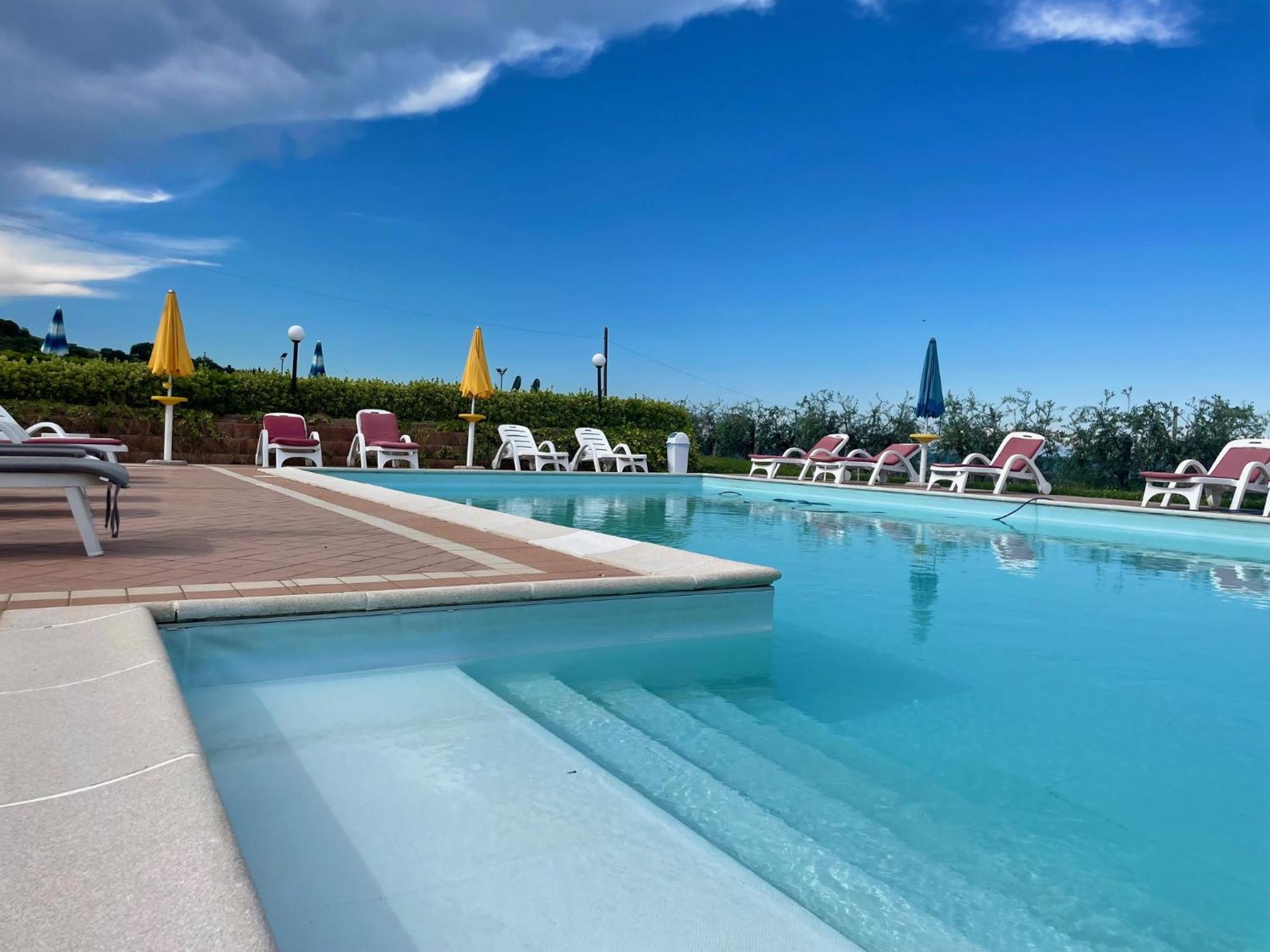 Vigneto - Italian Restaurant & B&B Villa Rosa Di Martinsicuro Экстерьер фото